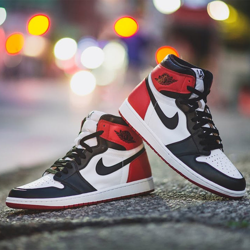 Air Jordan 1 High Black Toe