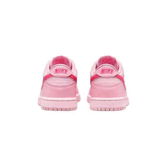 SB Dunk Triple Pink